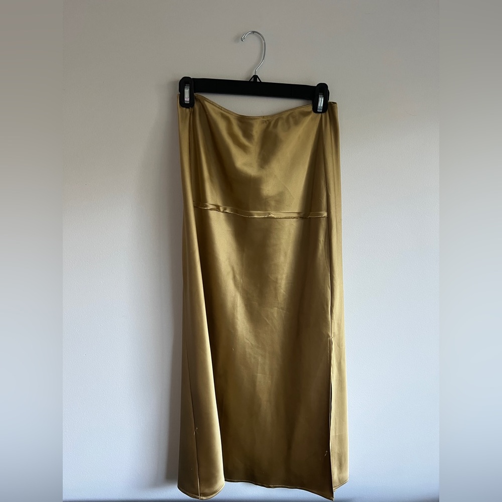 **** TRENDING: TOPSHOP gold satin midi skirt